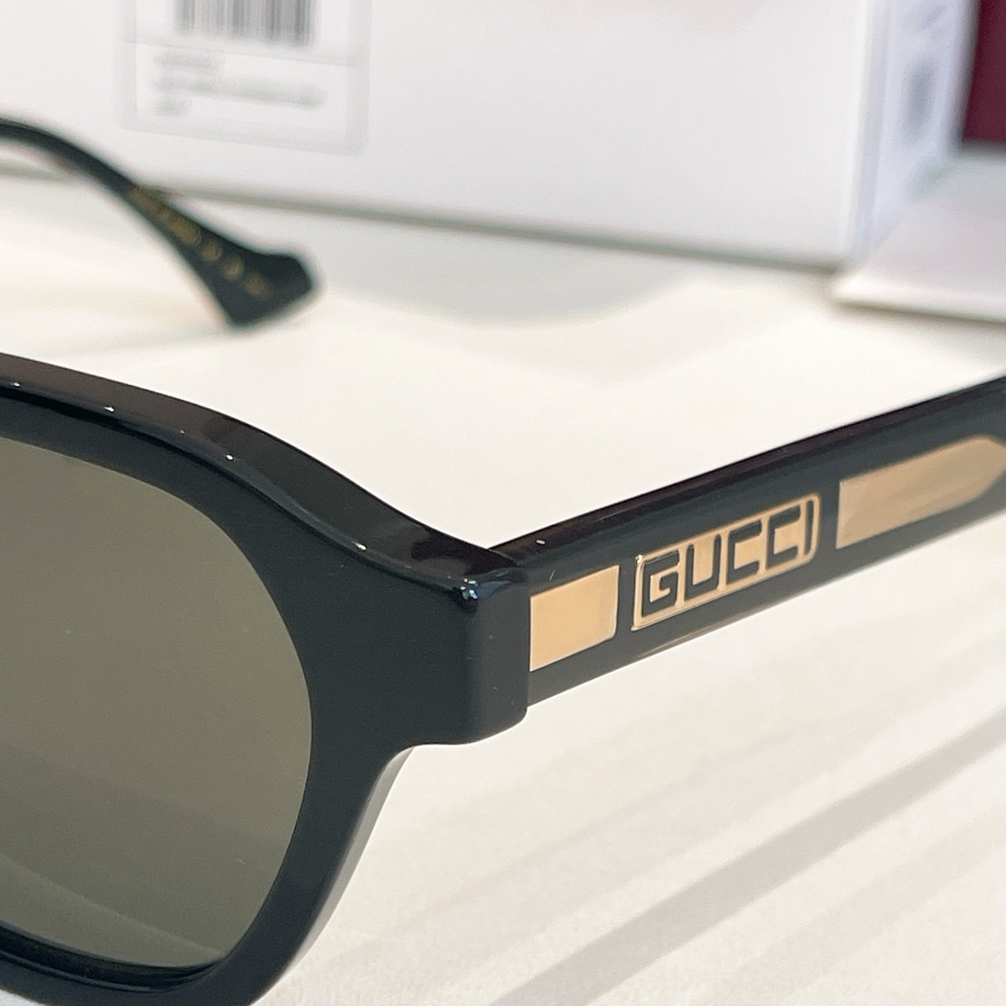 G*u*i oval frame sunglasses 797523