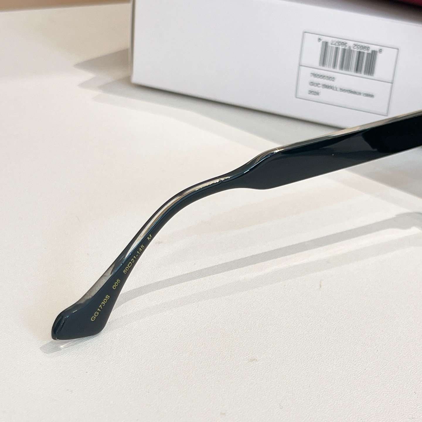 G*u*i oval frame sunglasses 797523