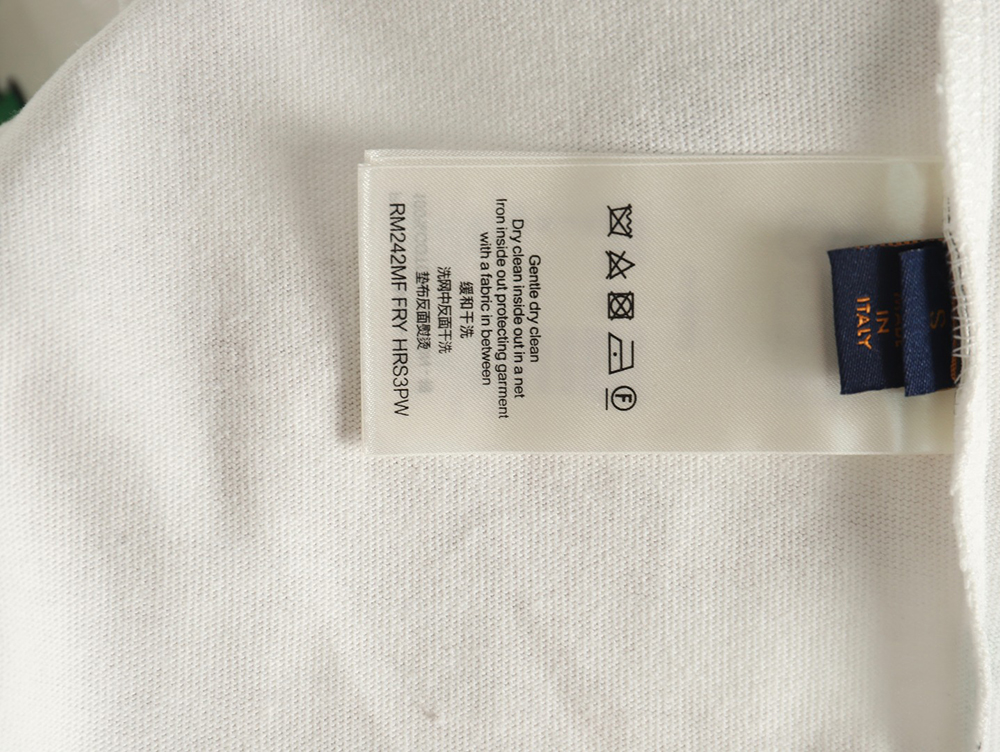 l0*is V*t0n green foam lettering round neck short-sleeved t-shirt