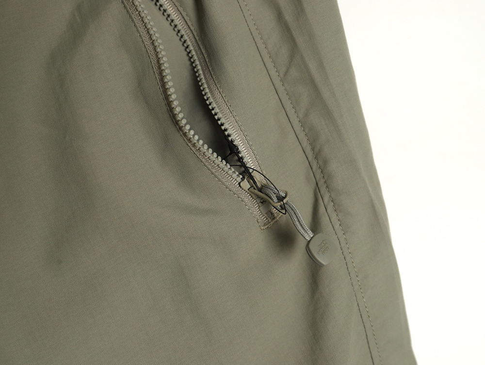 the nor*h F**e casual elastic shorts