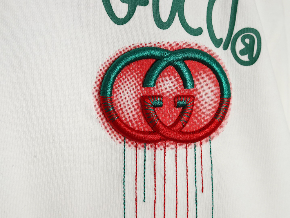 G*u*i shoulder contrast logo tassel embroidered short sleeve t-shirt