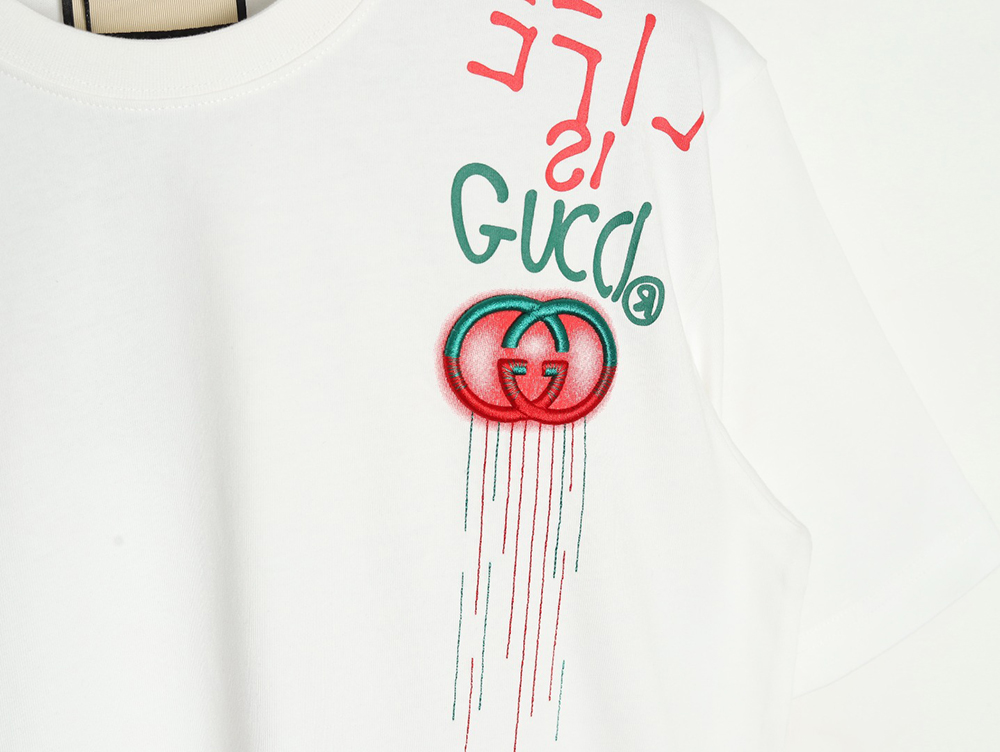 G*u*i shoulder contrast logo tassel embroidered short sleeve t-shirt