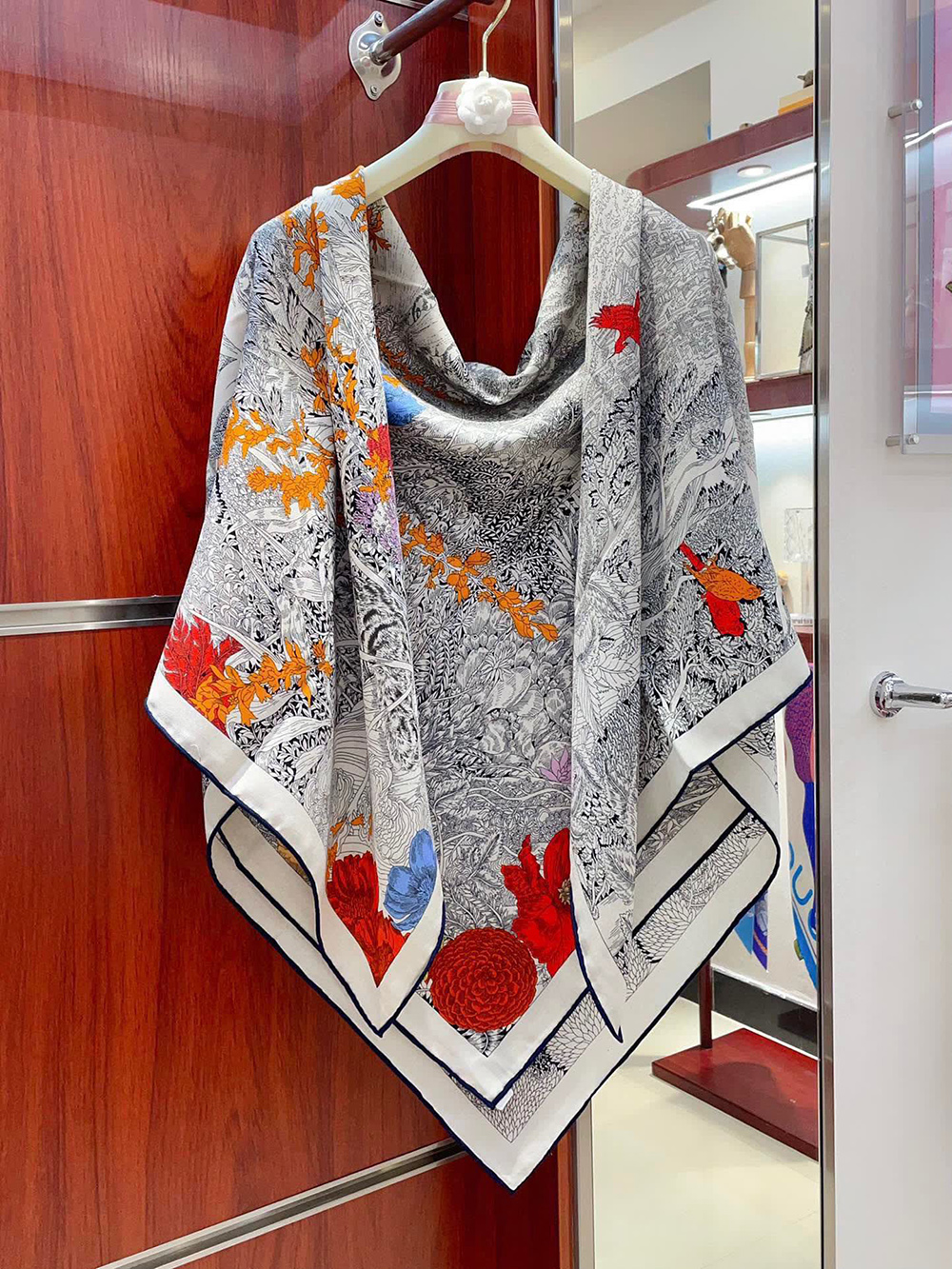 H**mes retour a la nature shawl 140*140cm