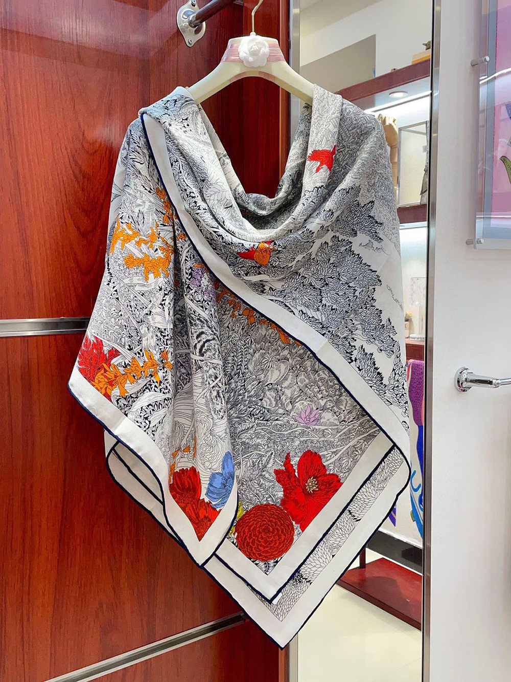 H**mes retour a la nature shawl 140*140cm