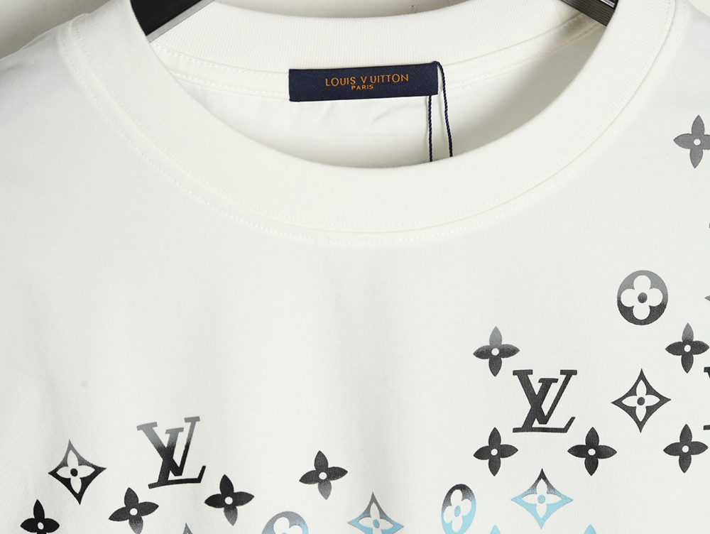 l0*is V*t0n gradient digital print short sleeve t-shirt