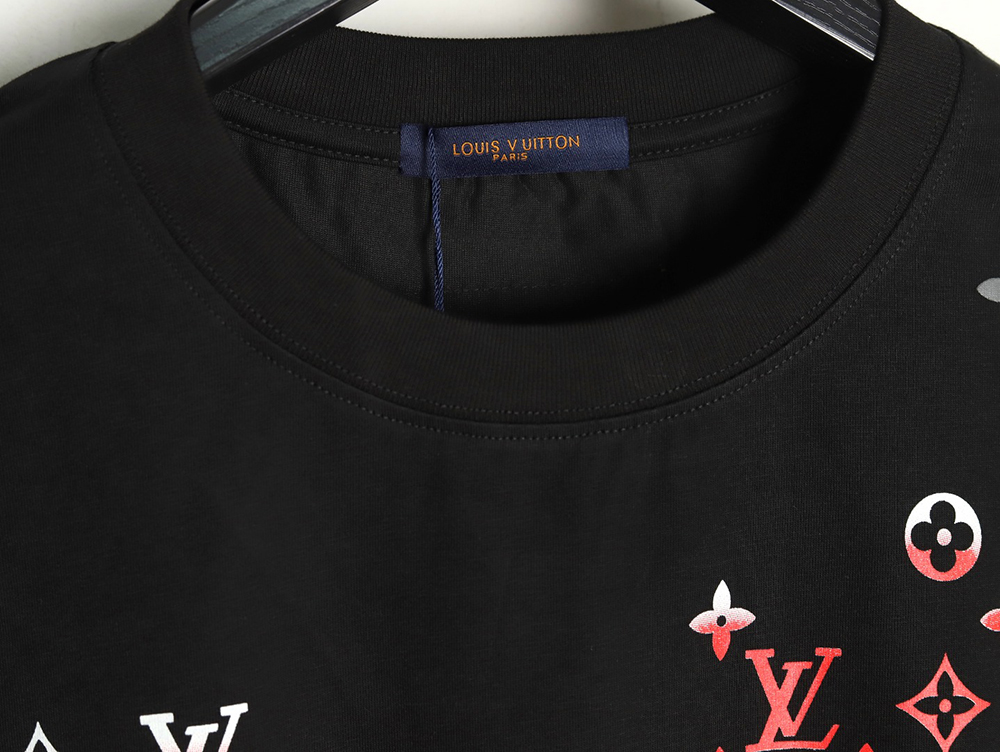 l0*is V*t0n gradient digital print short sleeve t-shirt tsk1