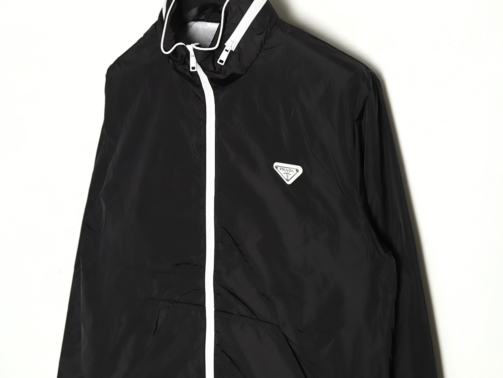 Pra*a white zipper camping hooded jacket