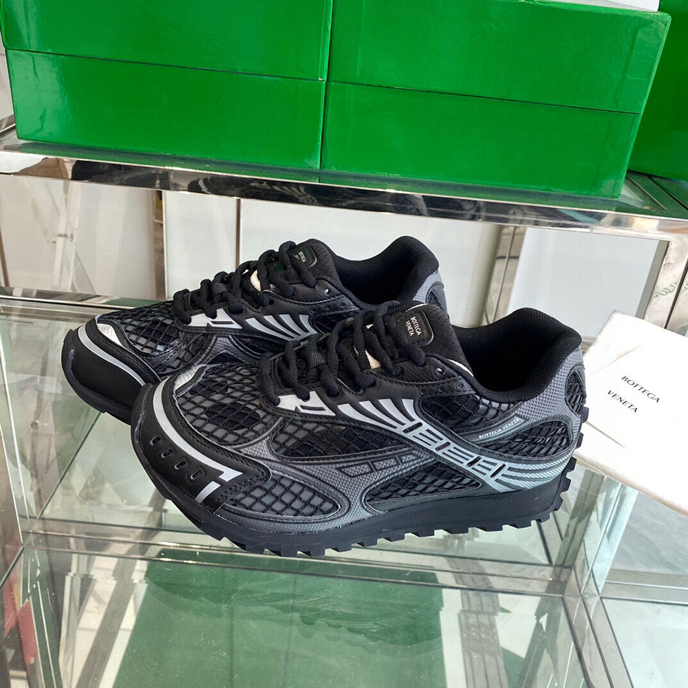 bo*te*ga Ve*ne*ta orbit runner sneaker 