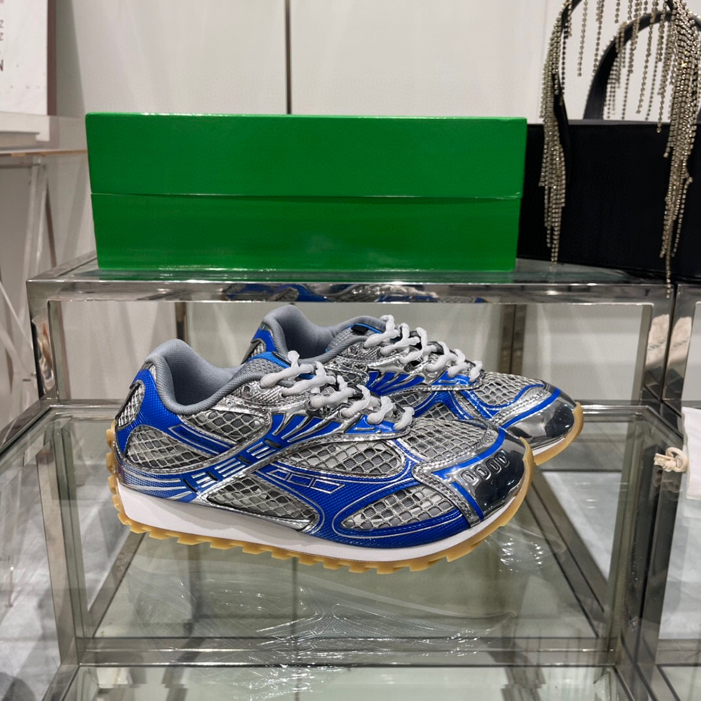 bo*te*ga Ve*ne*ta orbit runner sneaker 