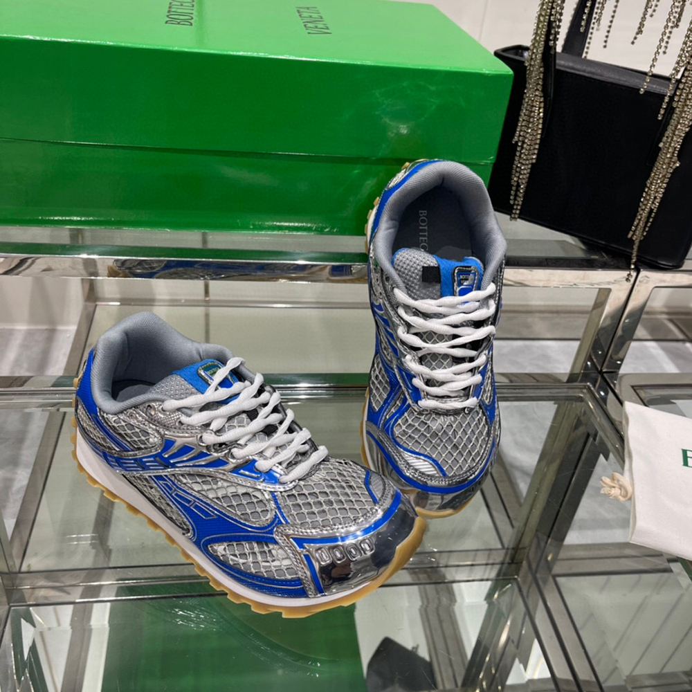 bo*te*ga Ve*ne*ta orbit runner sneaker 