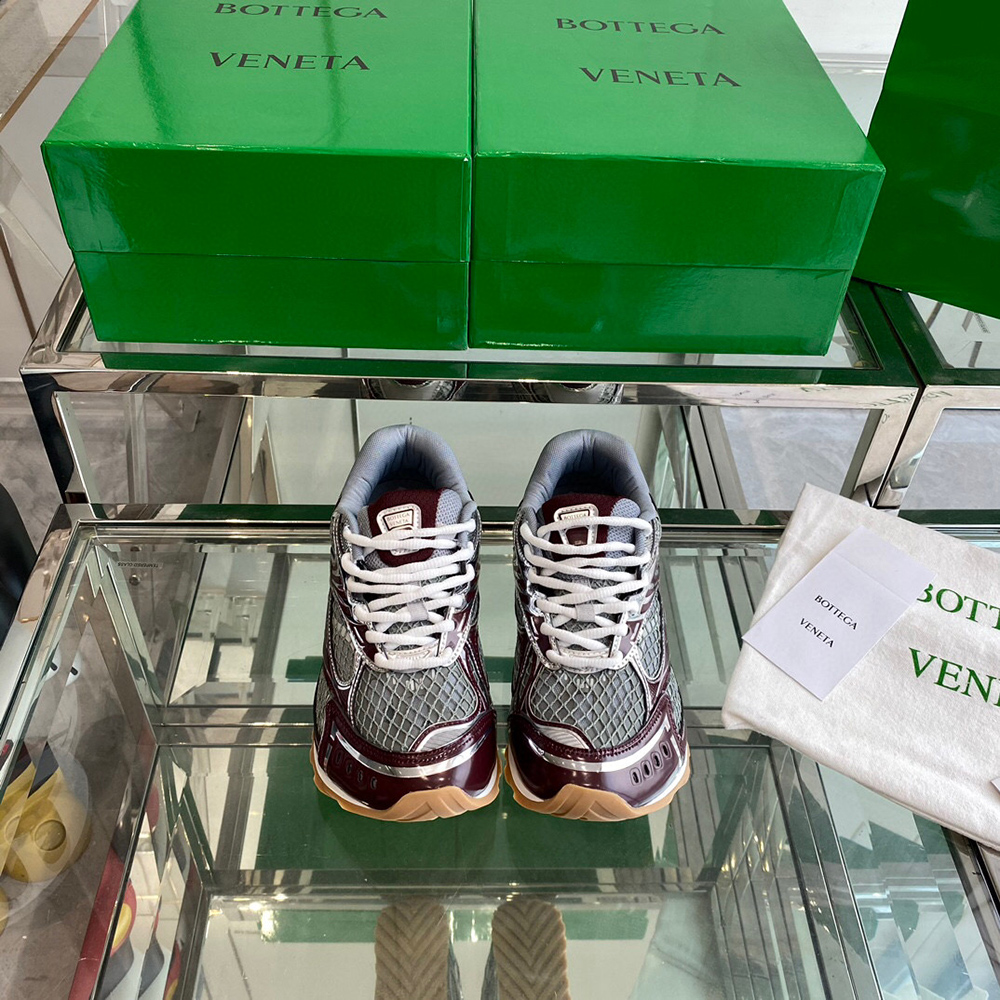 bo*te*ga Ve*ne*ta orbit runner sneaker 