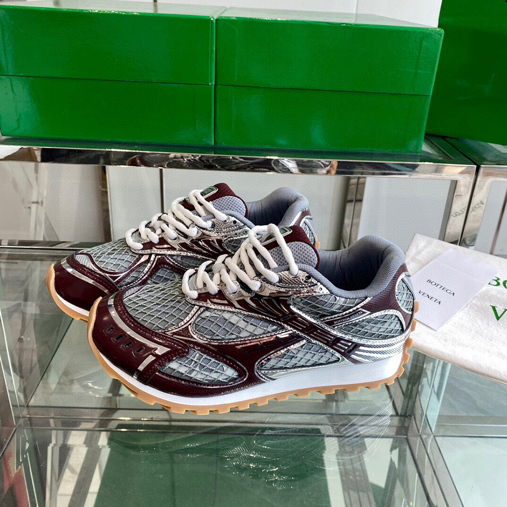 bo*te*ga Ve*ne*ta orbit runner sneaker 