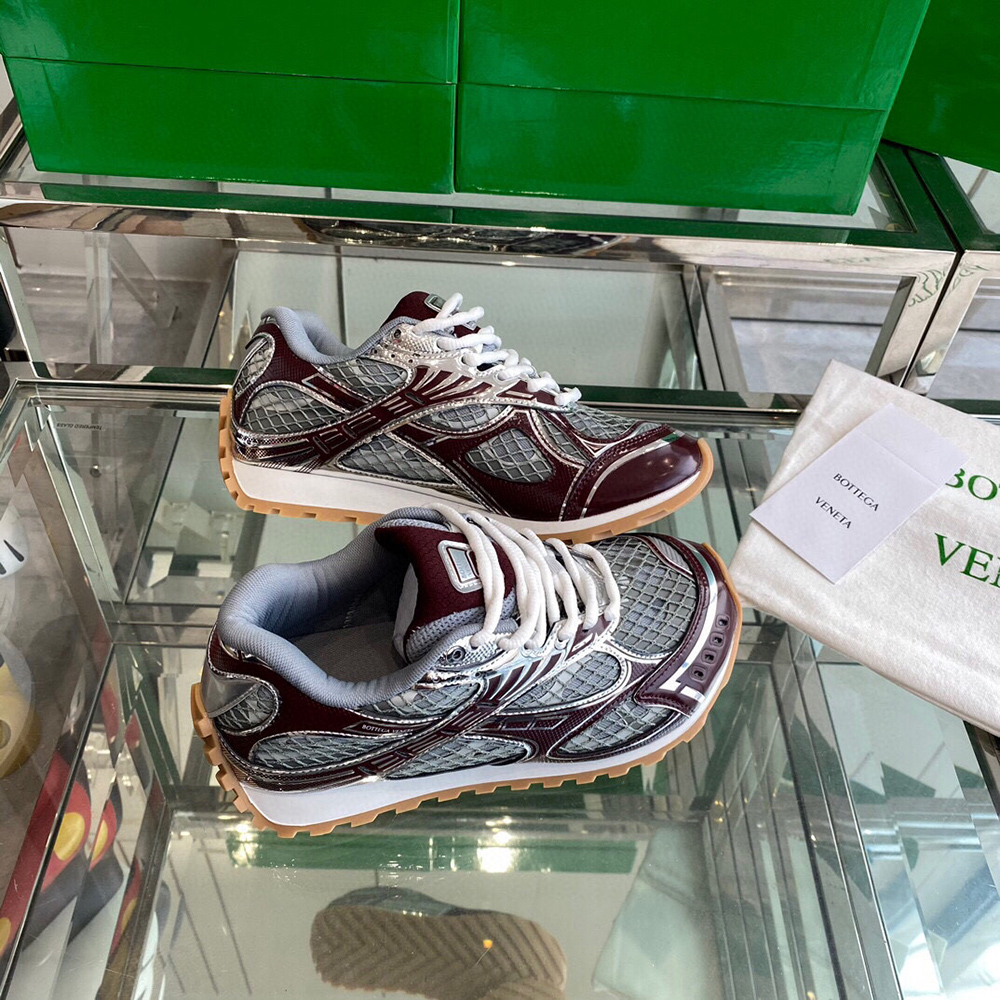 bo*te*ga Ve*ne*ta orbit runner sneaker 