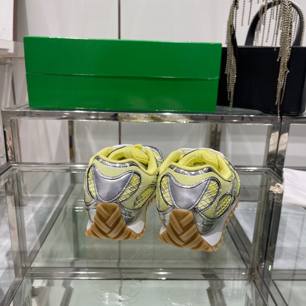 bo*te*ga Ve*ne*ta orbit runner sneaker 