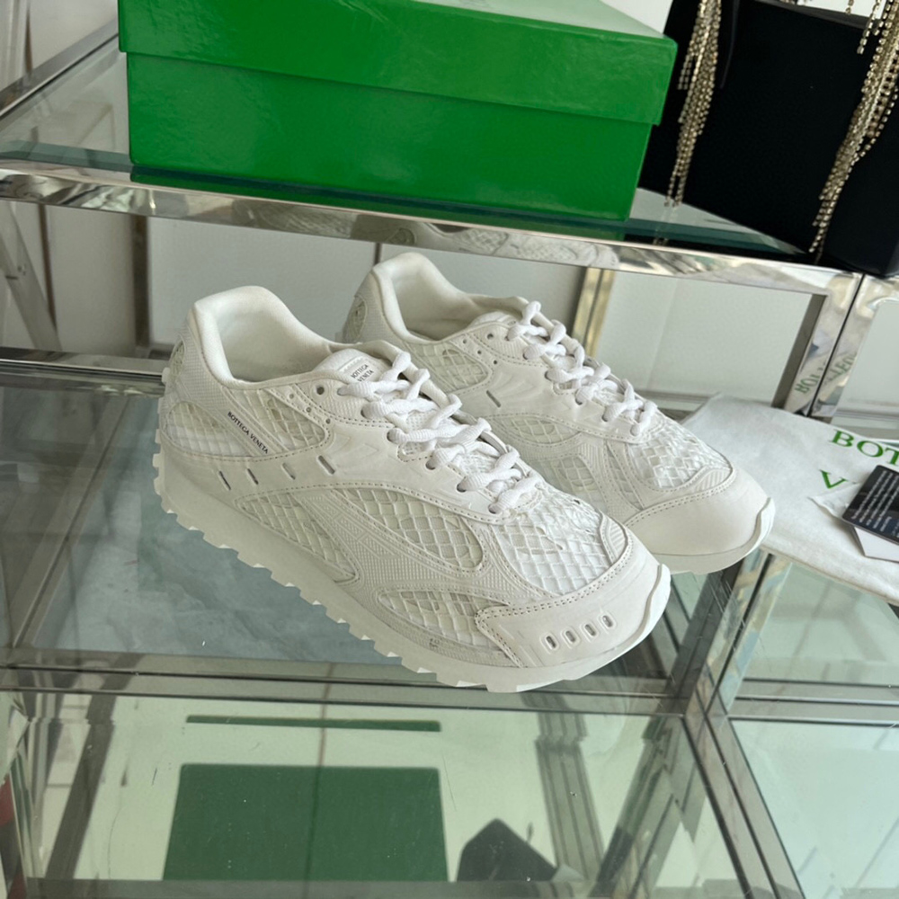 bo*te*ga Ve*ne*ta orbit runner sneaker 