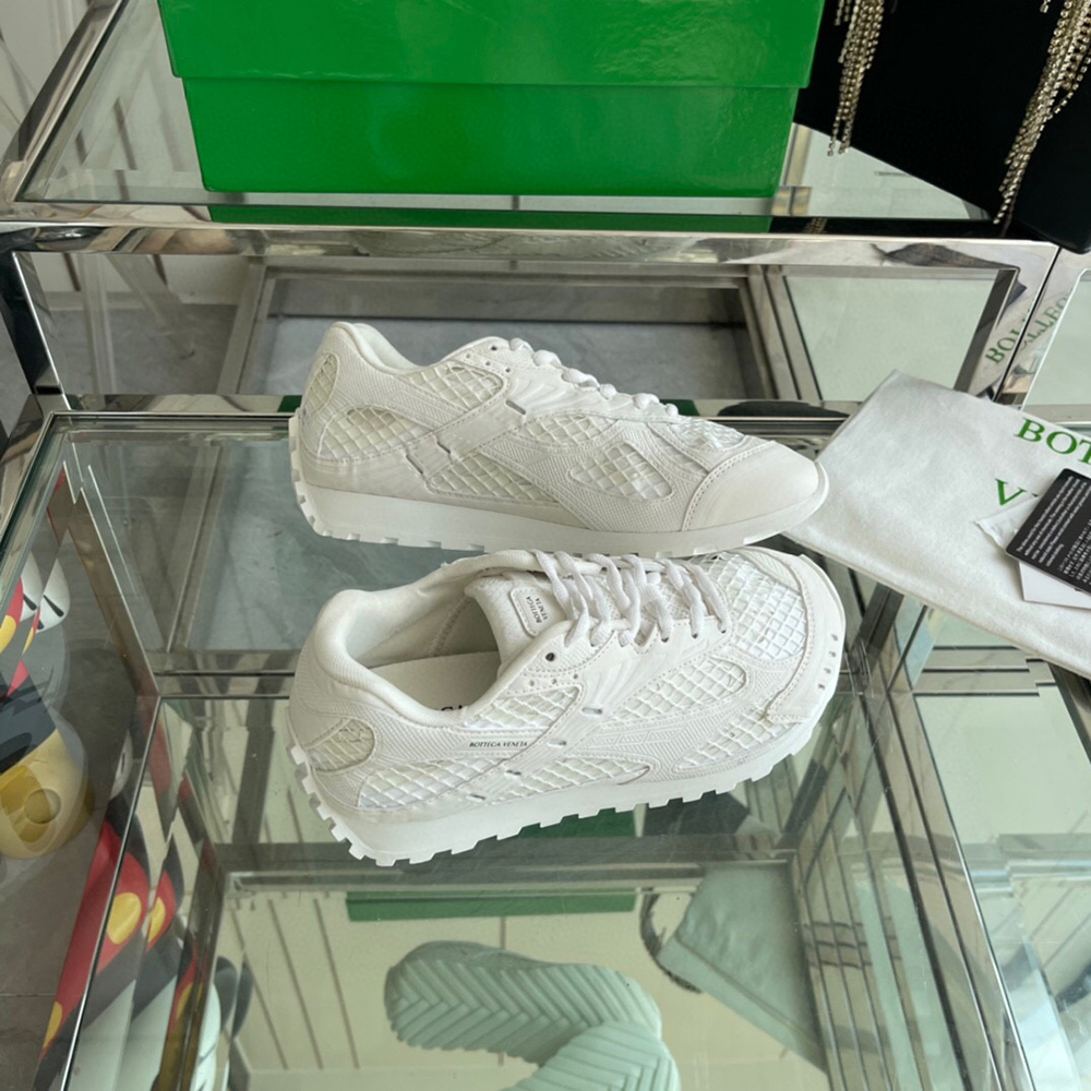 bo*te*ga Ve*ne*ta orbit runner sneaker 