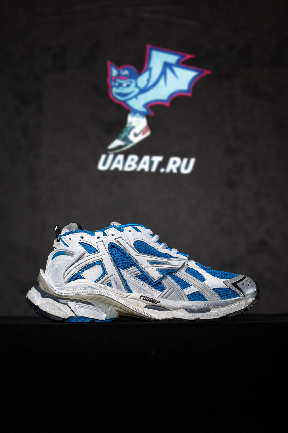 Ba*len*cia*ga runner sneaker 