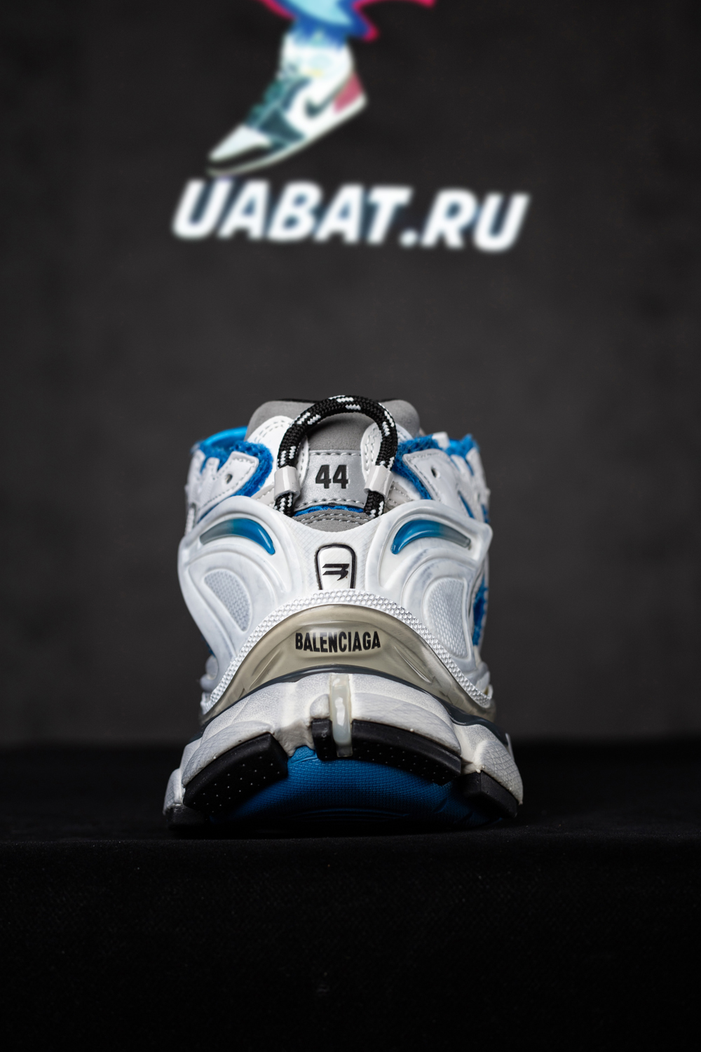 Ba*len*cia*ga runner sneaker 