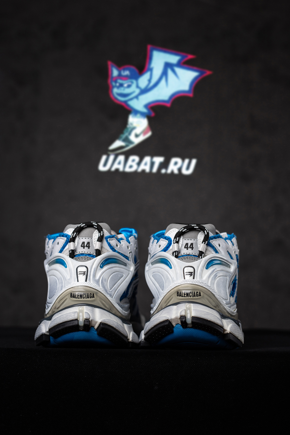 Ba*len*cia*ga runner sneaker 
