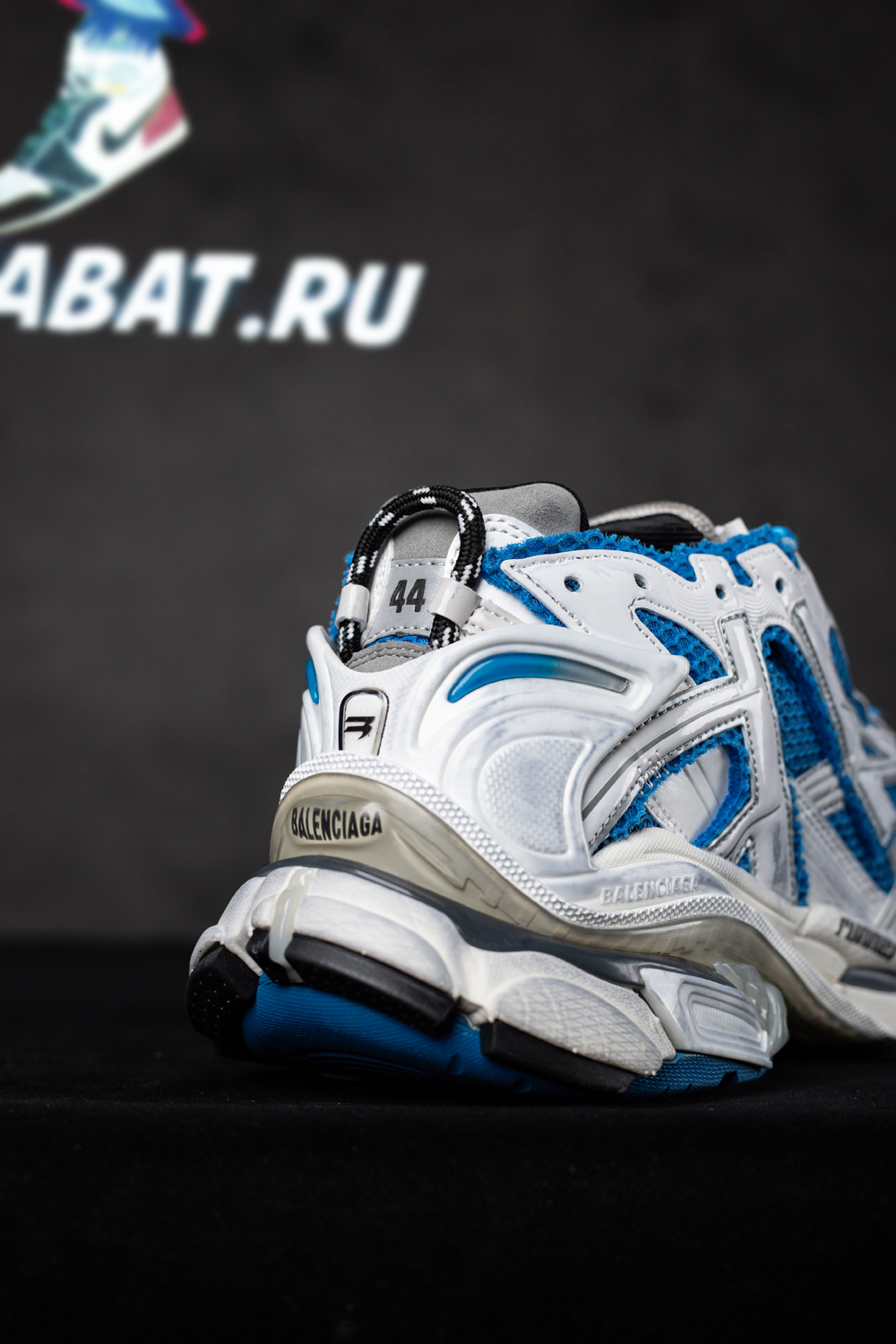 Ba*len*cia*ga runner sneaker 