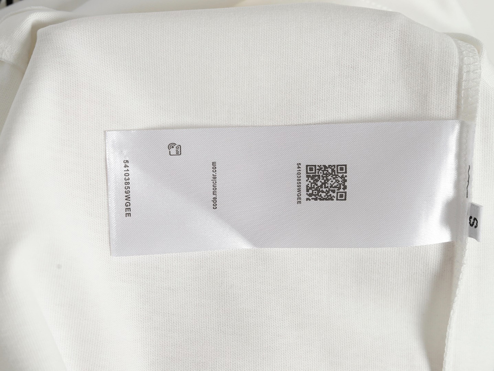 Moncler flocked letter short-sleeved T-shirt