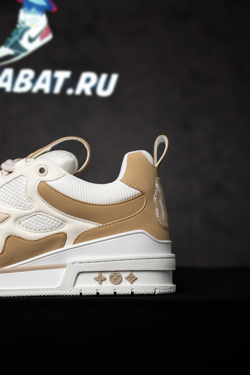 l0*is V*t0n lv skate sneaker beige white