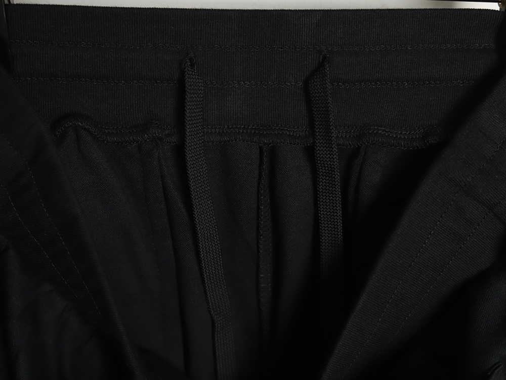 l0*is V*t0n rhinestone-embellished knitted shorts