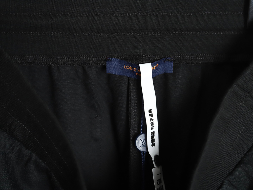 l0*is V*t0n rhinestone-embellished knitted shorts