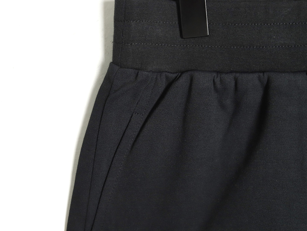 l0*is V*t0n rhinestone-embellished knitted shorts