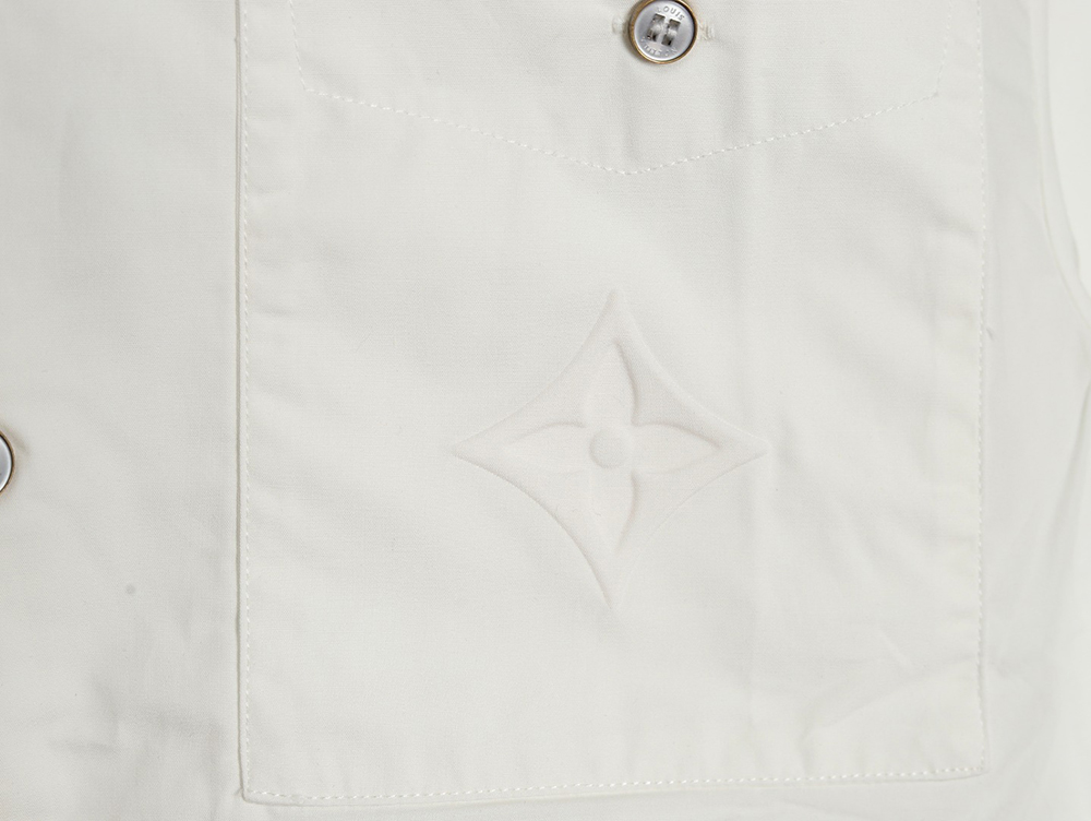 l0*is V*t0n pocket embossed short sleeve shirt