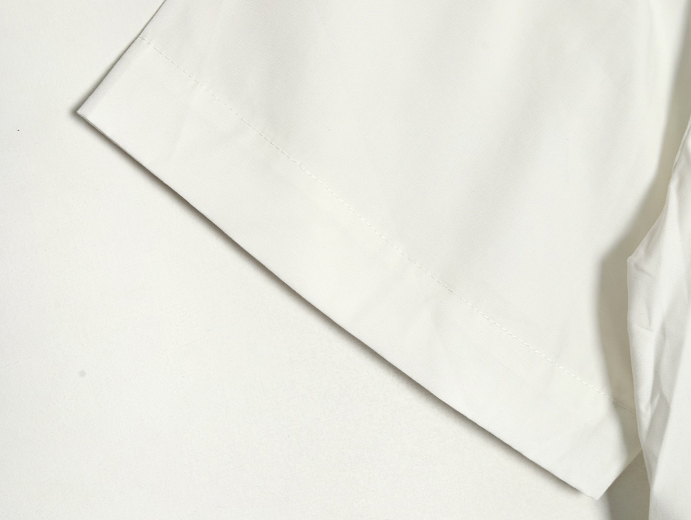 l0*is V*t0n pocket embossed short sleeve shirt