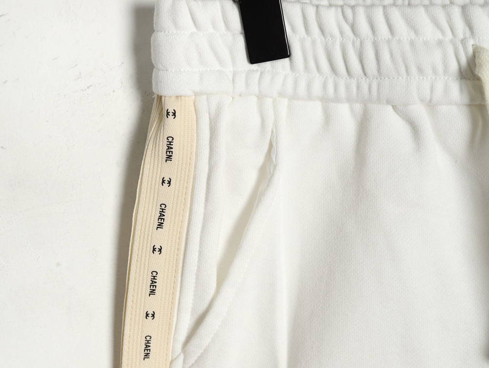 Ch*el logo web shorts