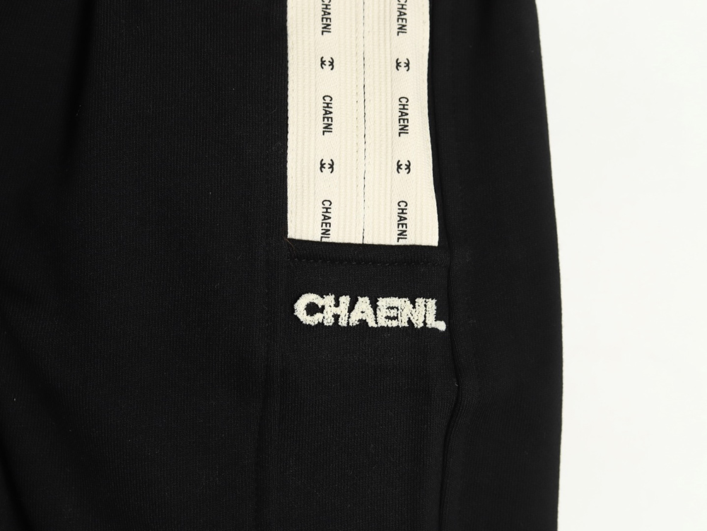 Ch*el logo web shorts tsk1