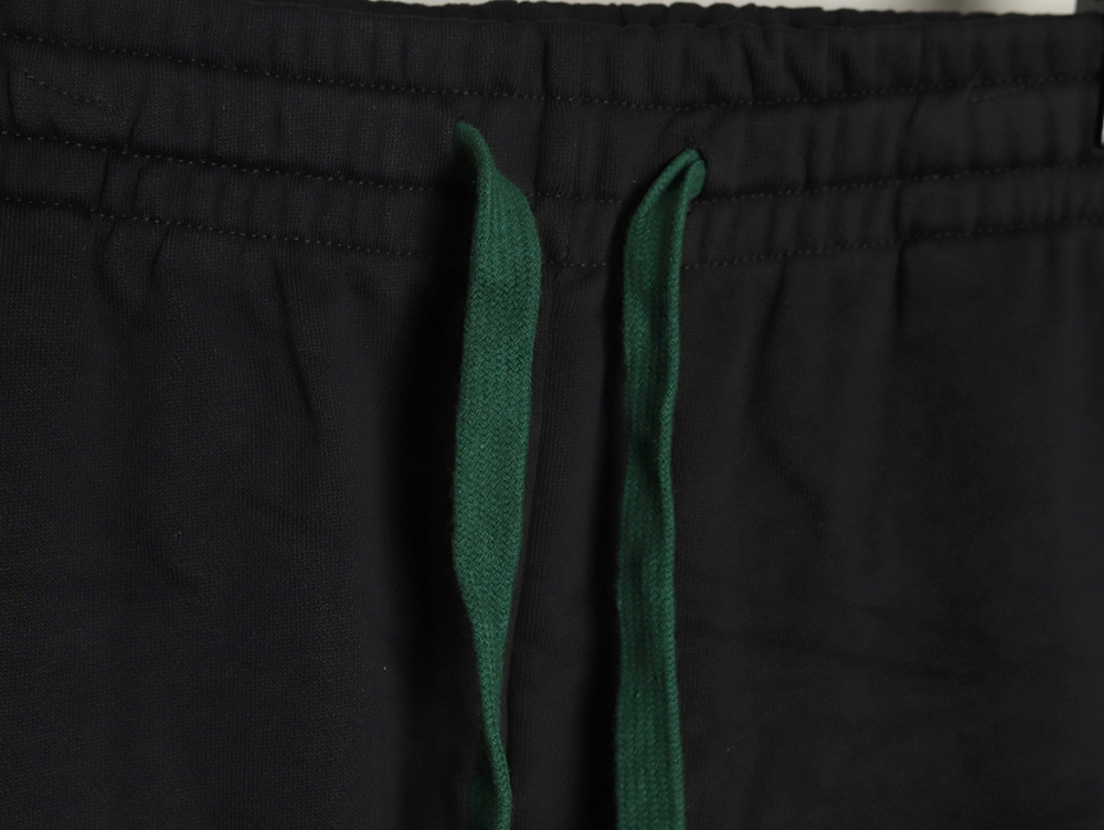 G*u*i side webbing double g embroidered lettering shorts