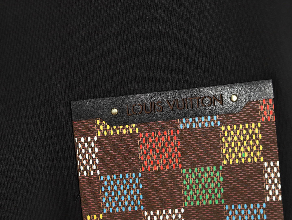 l0*is V*t0n checkerboard leather patches pocket short sleeves tsk1