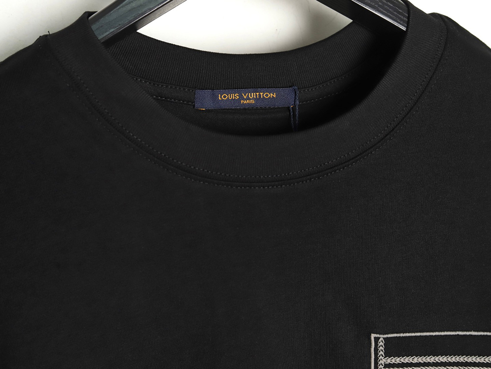 l0*is V*t0n line fake pockets embroidered short sleeves tsk1