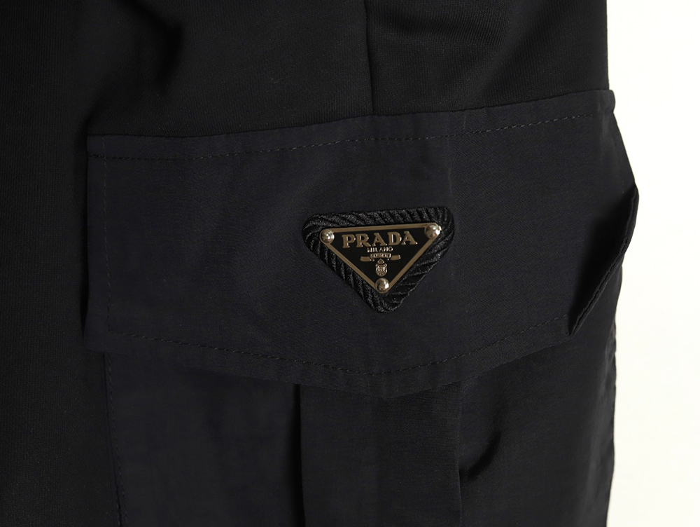 Pra*a multi-pocket logo shorts