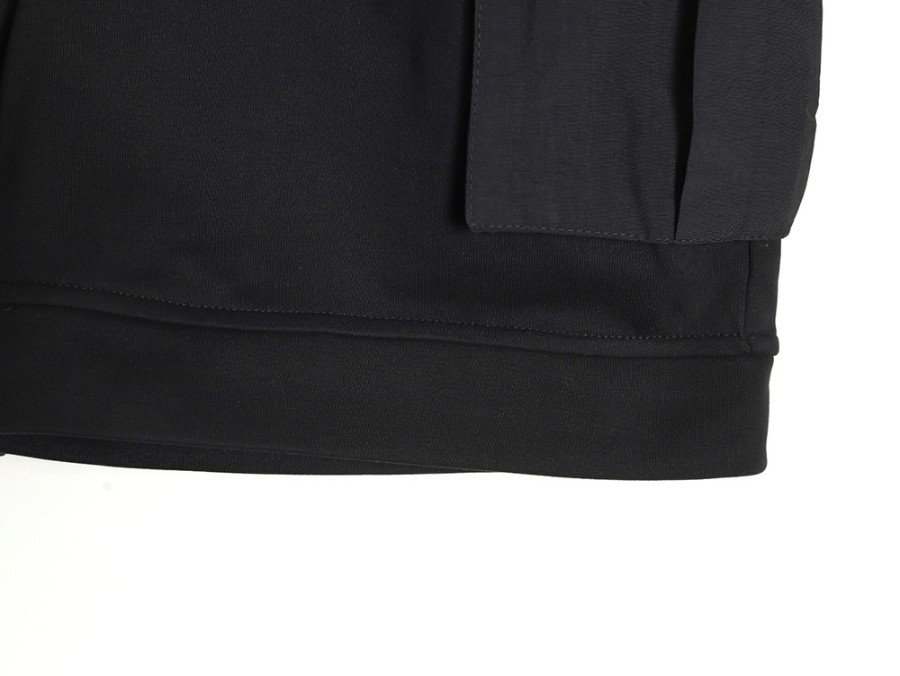 Pra*a multi-pocket logo shorts