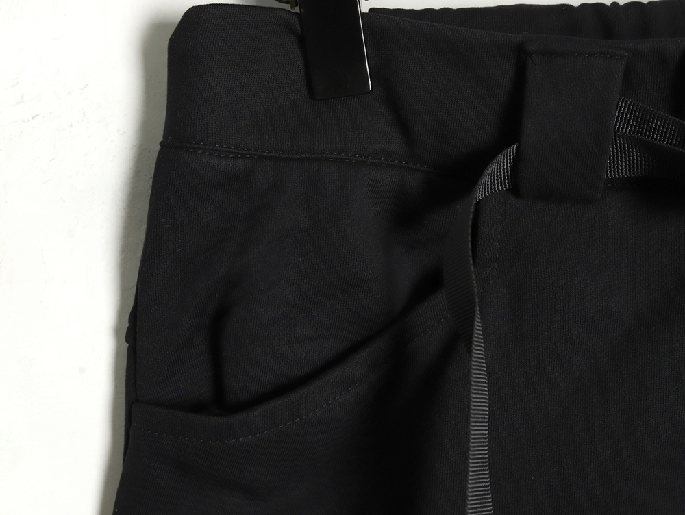 Pra*a multi-pocket logo shorts