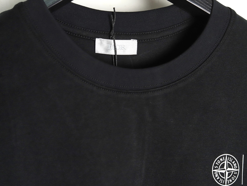 D*or & stone island crosshair print short-sleeved t-shirt tsk1