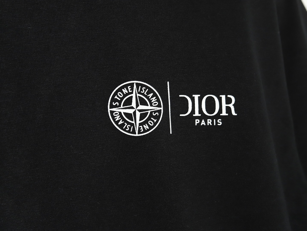 D*or & stone island crosshair print short-sleeved t-shirt tsk1
