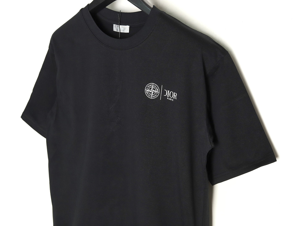 D*or & stone island crosshair print short-sleeved t-shirt tsk1