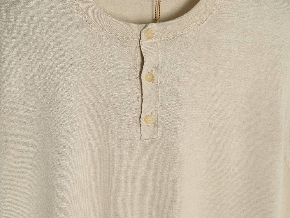 L**o p*ana henley collar short sleeve t-shirt