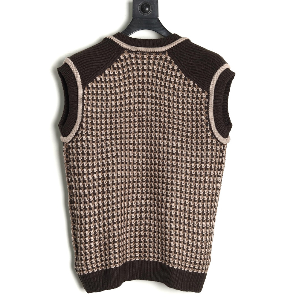 l0*is V*t0n brown check jacquard knit vest