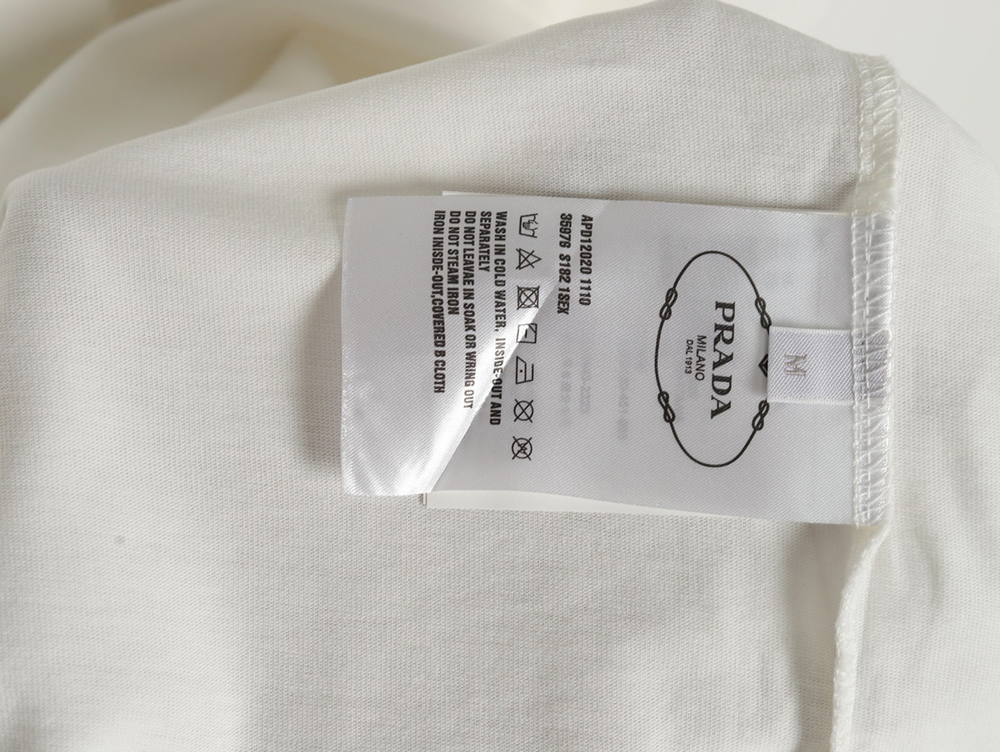 Pra*a chest lettering logo short sleeves