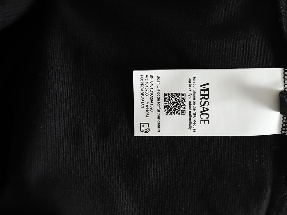 Versace Gold Logo Embroidered Short Sleeve T-Shirt tsk1