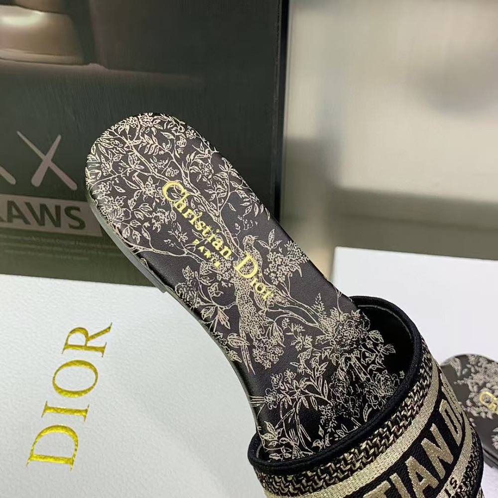 D*or dway embroidered sandals
