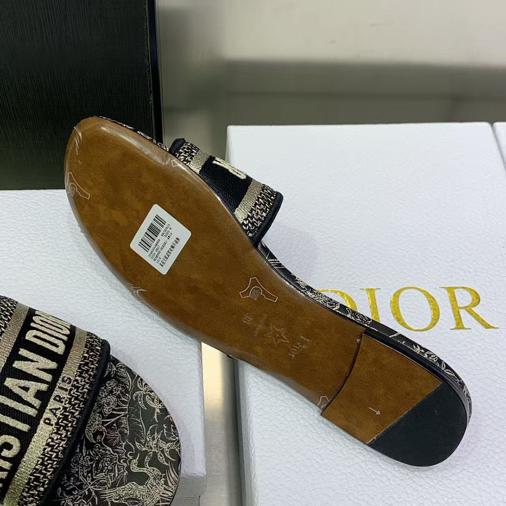 D*or dway embroidered sandals