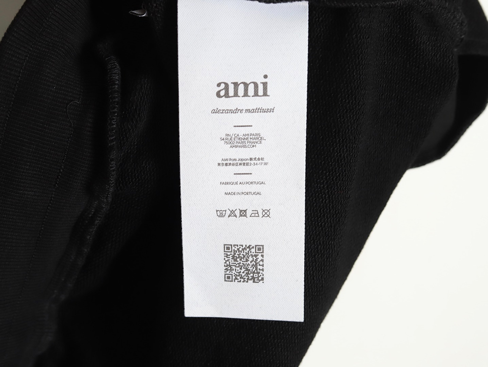 Ami Paris Heart Embroidered Shorts TSK1