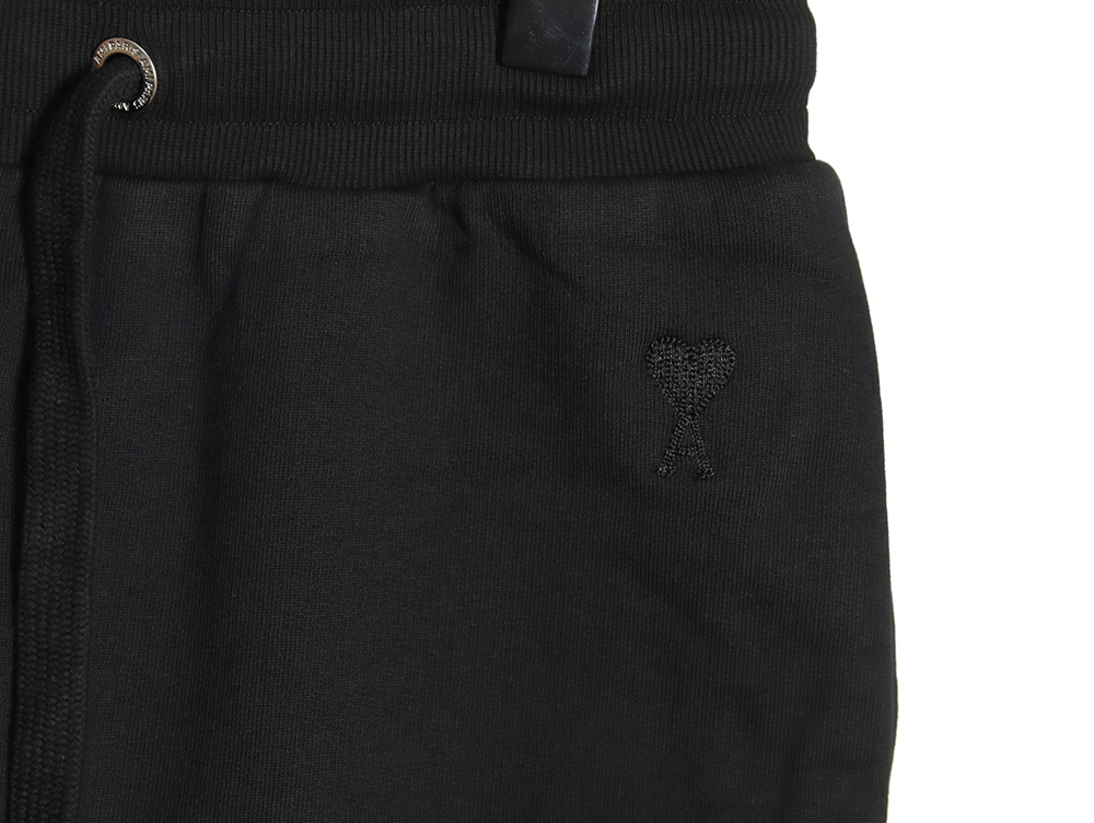 Ami Paris Heart Embroidered Shorts TSK1